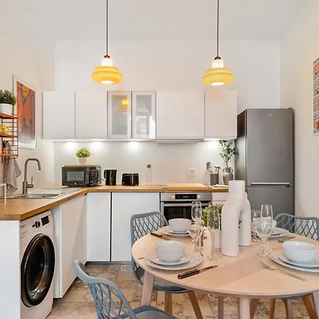 Apartment Cozy Retreat In Old Nizza